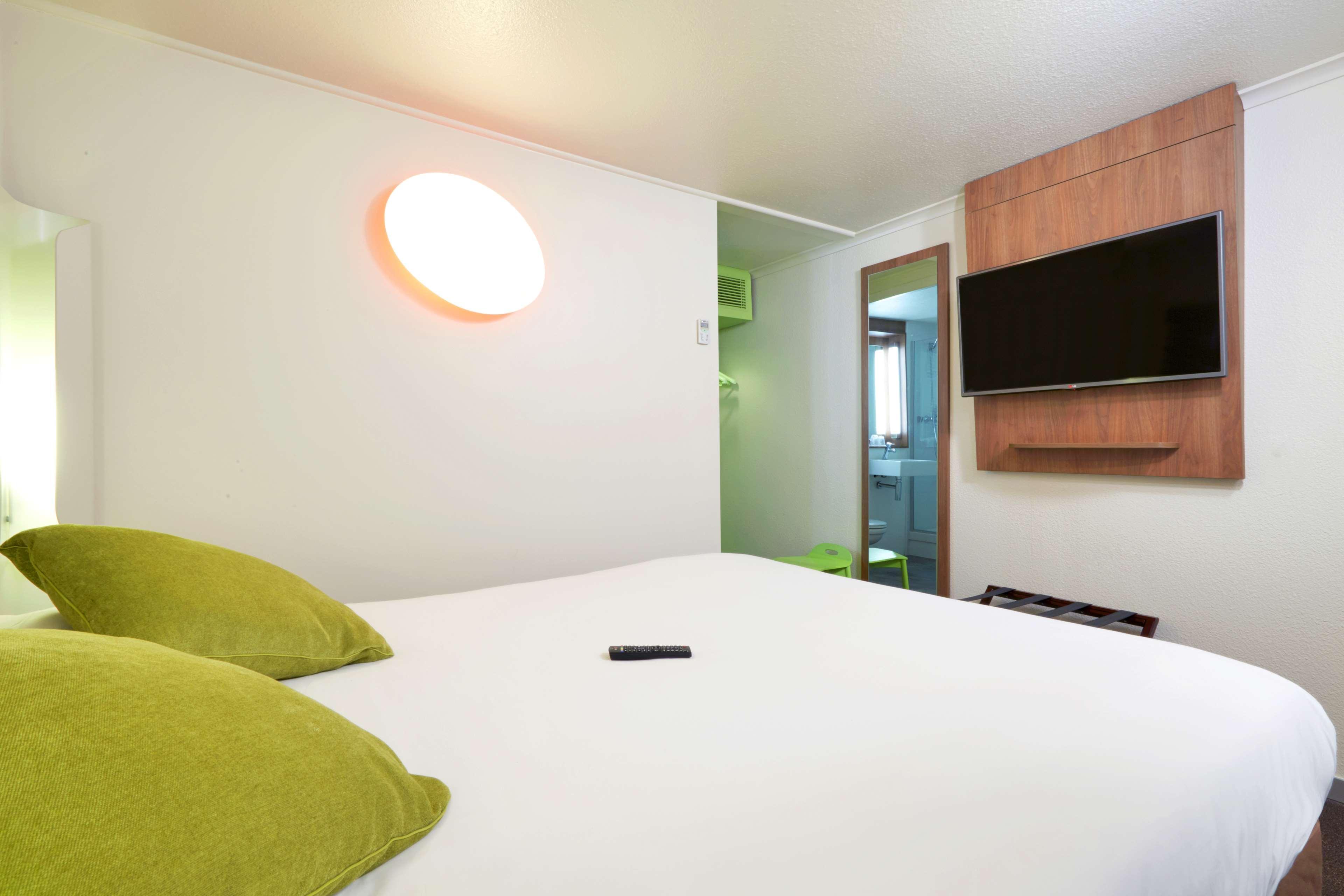 Campanile Montesson - Le Vesinet Hotel Екстериор снимка