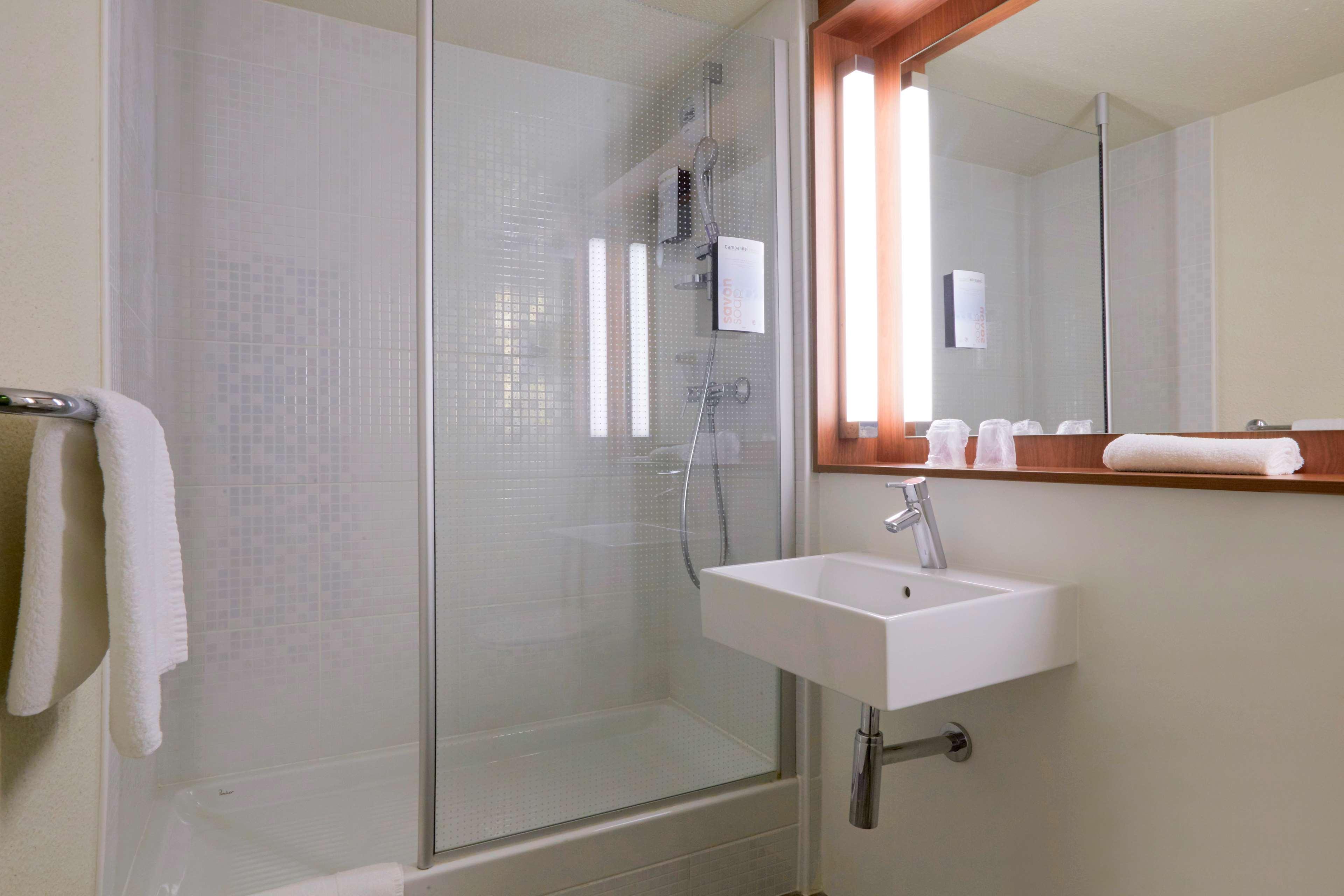 Campanile Montesson - Le Vesinet Hotel Екстериор снимка