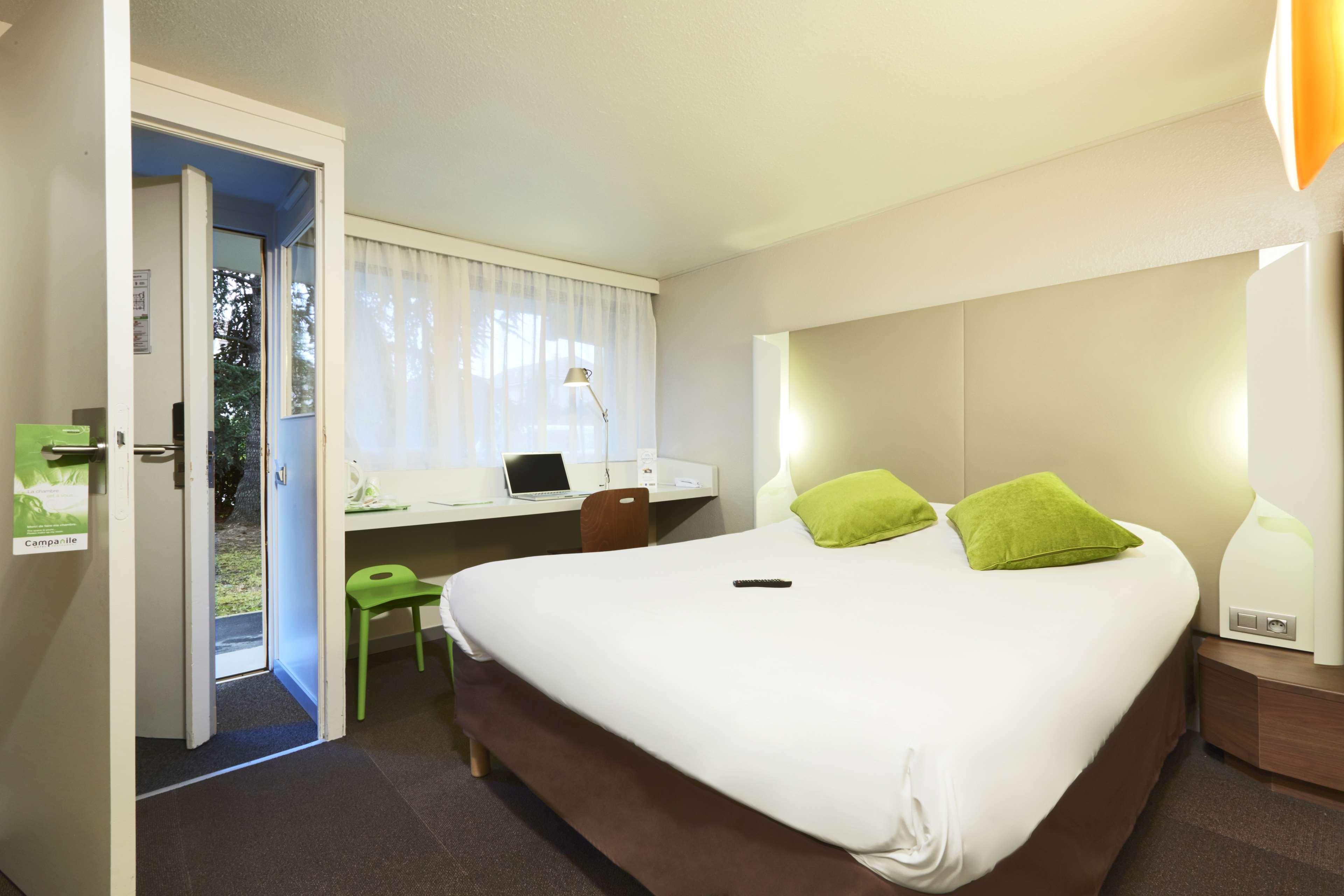 Campanile Montesson - Le Vesinet Hotel Екстериор снимка