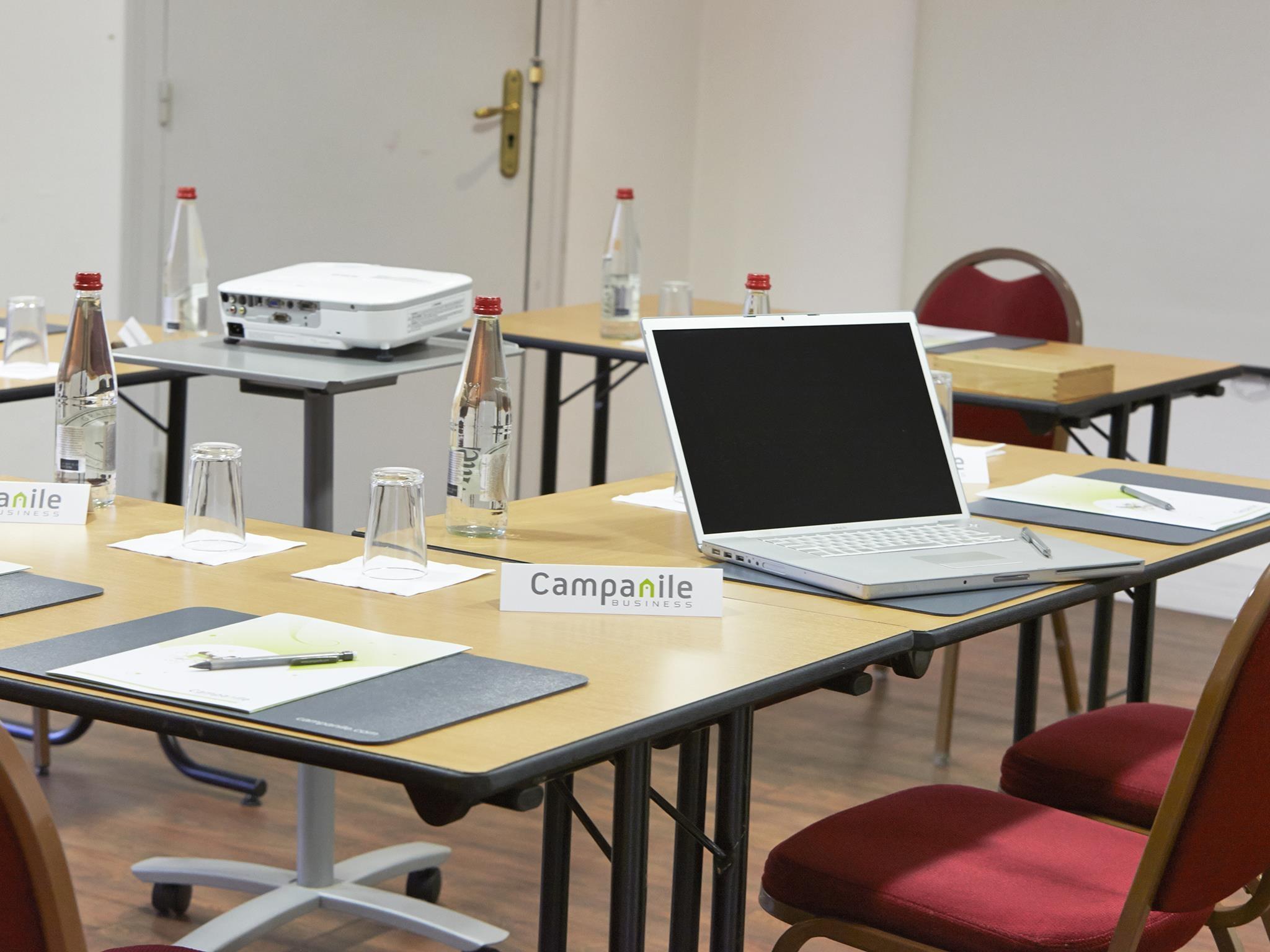 Campanile Montesson - Le Vesinet Hotel Екстериор снимка