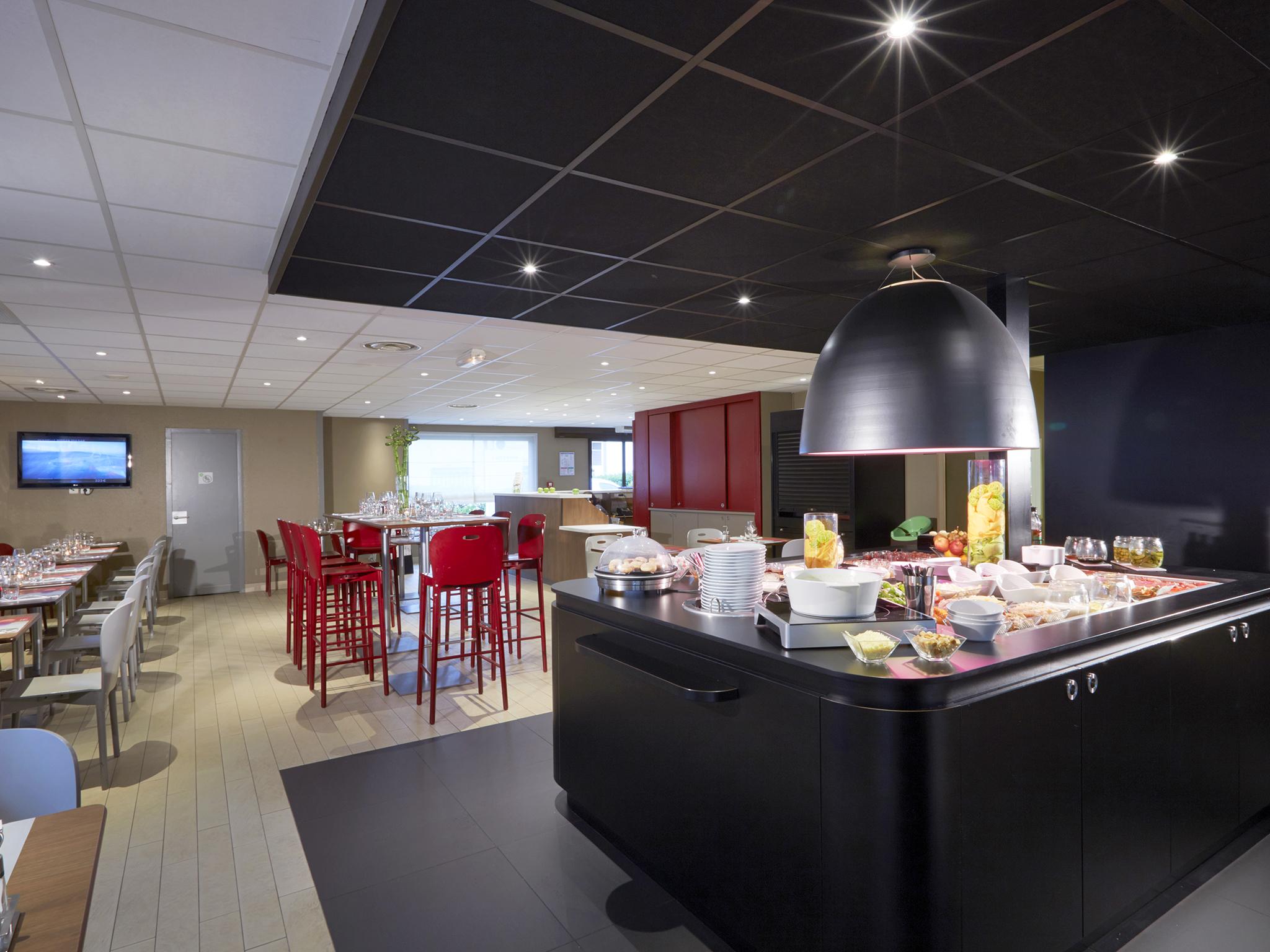 Campanile Montesson - Le Vesinet Hotel Екстериор снимка