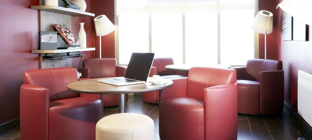 Campanile Montesson - Le Vesinet Hotel Екстериор снимка