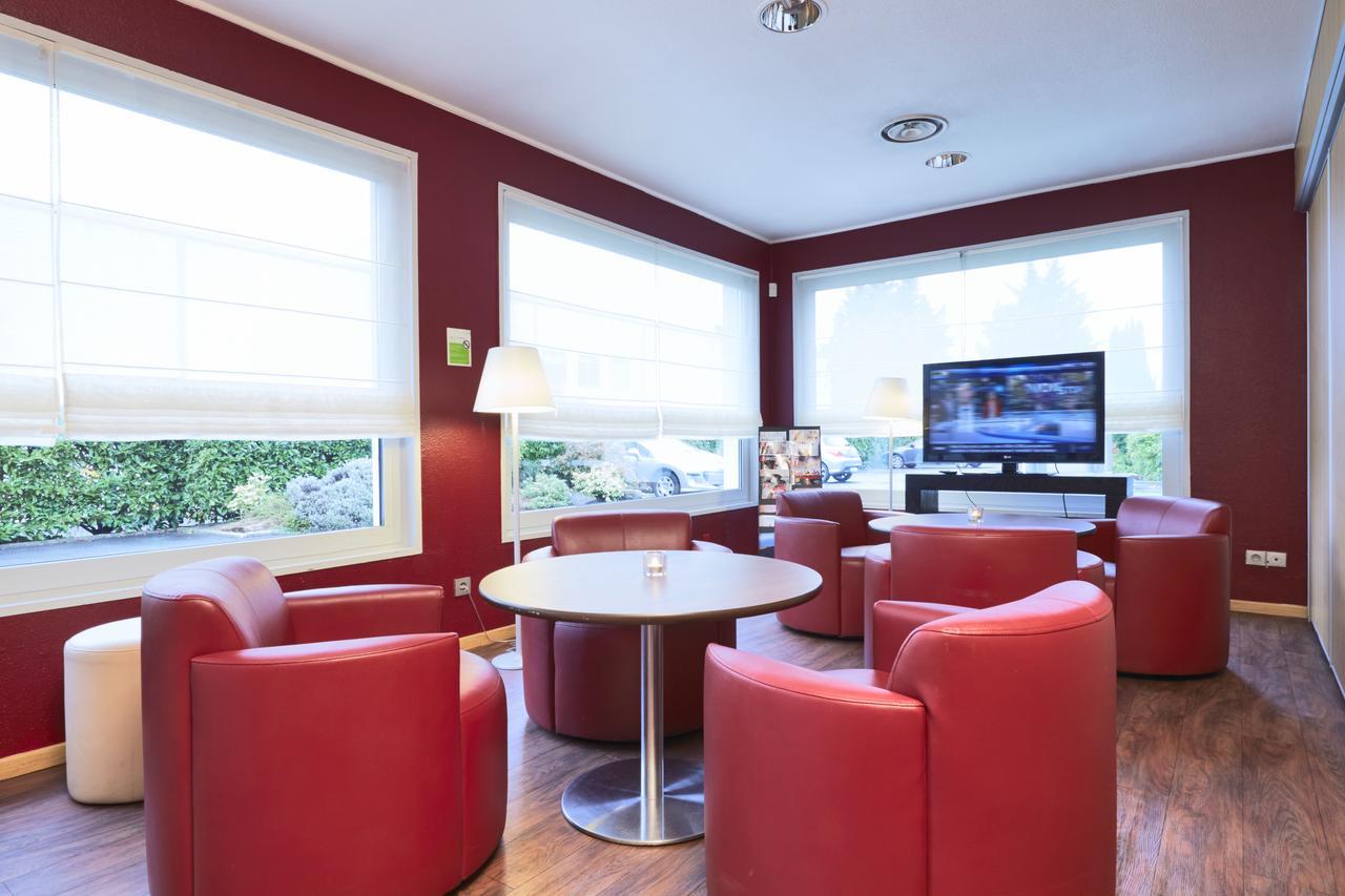 Campanile Montesson - Le Vesinet Hotel Екстериор снимка