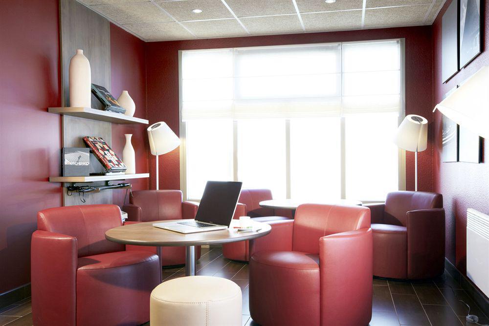 Campanile Montesson - Le Vesinet Hotel Екстериор снимка